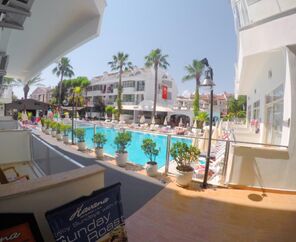 Club Atrium Hotel & Apartments