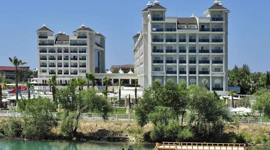 Lake & River Side Hotel & Spa