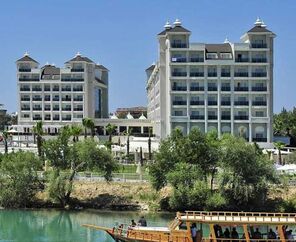 Lake & River Side Hotel & Spa