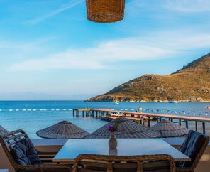 Liv Hotel By Bellazure