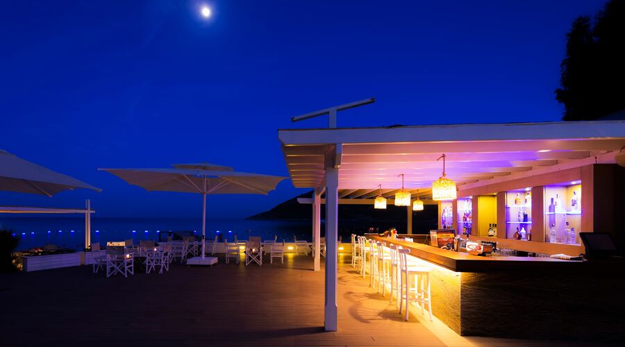 Liv Hotel By Bellazure