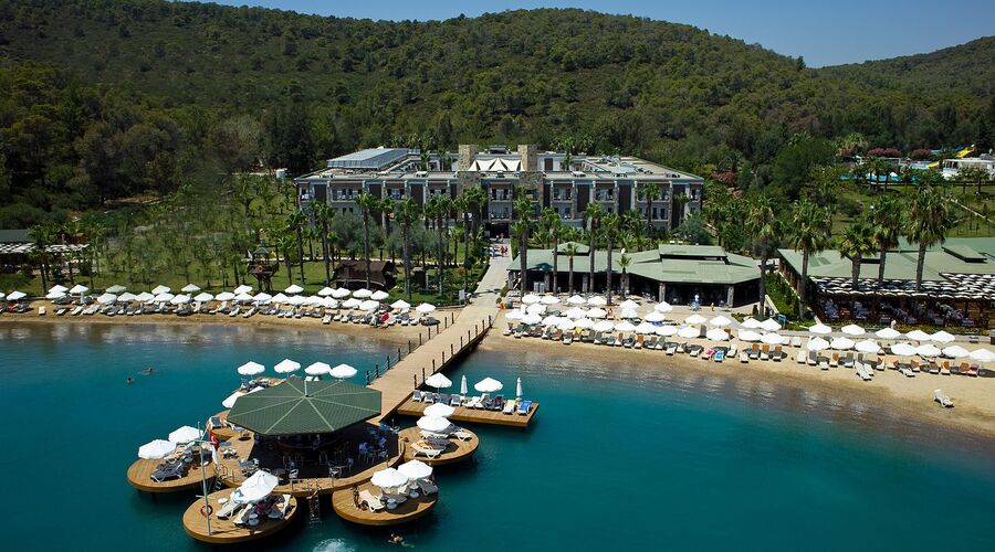 Crystal Green Bay Resort&Spa