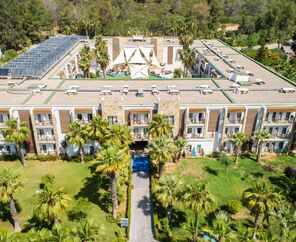 Crystal Green Bay Resort&Spa