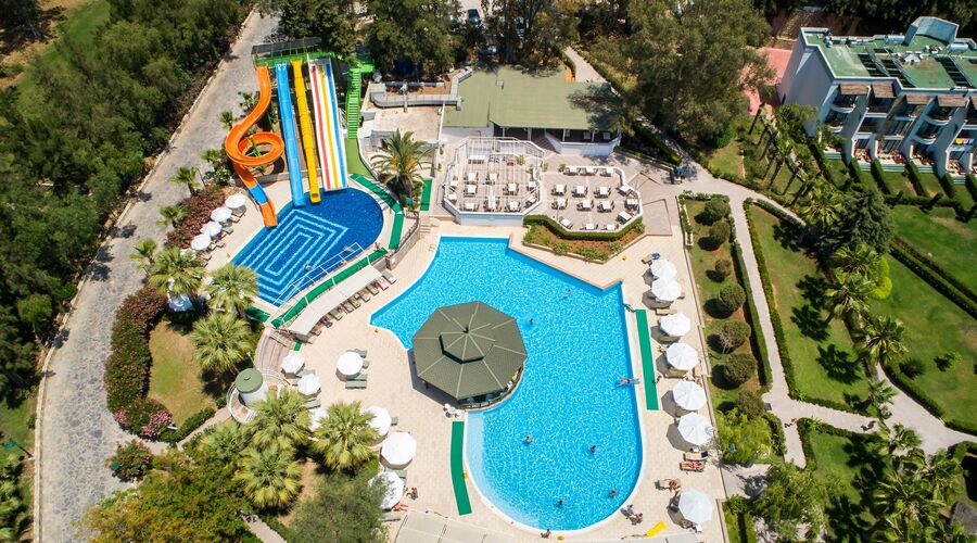 Crystal Green Bay Resort&Spa