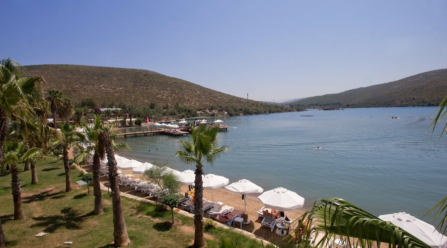 Crystal Green Bay Resort&Spa