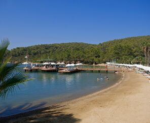 Crystal Green Bay Resort&Spa