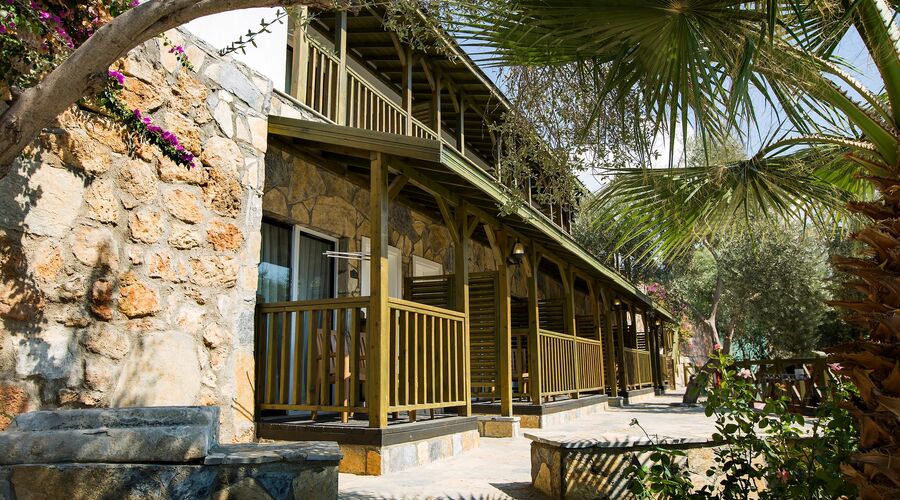 Crystal Green Bay Resort&Spa