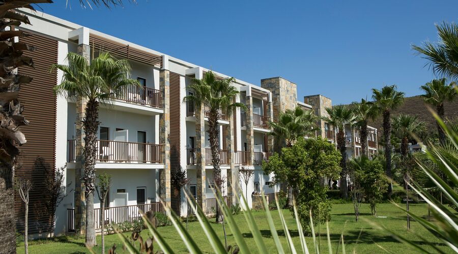 Crystal Green Bay Resort&Spa