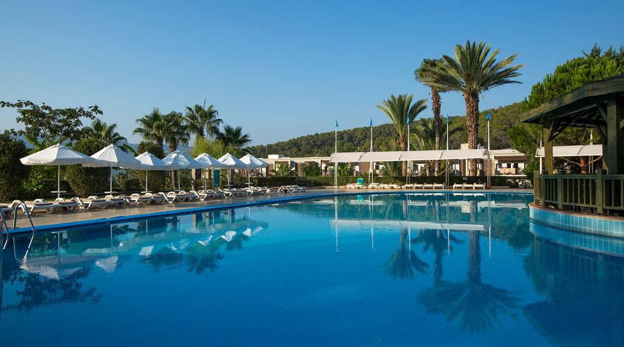 Crystal Green Bay Resort&Spa