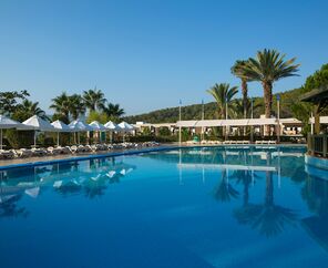 Crystal Green Bay Resort&Spa