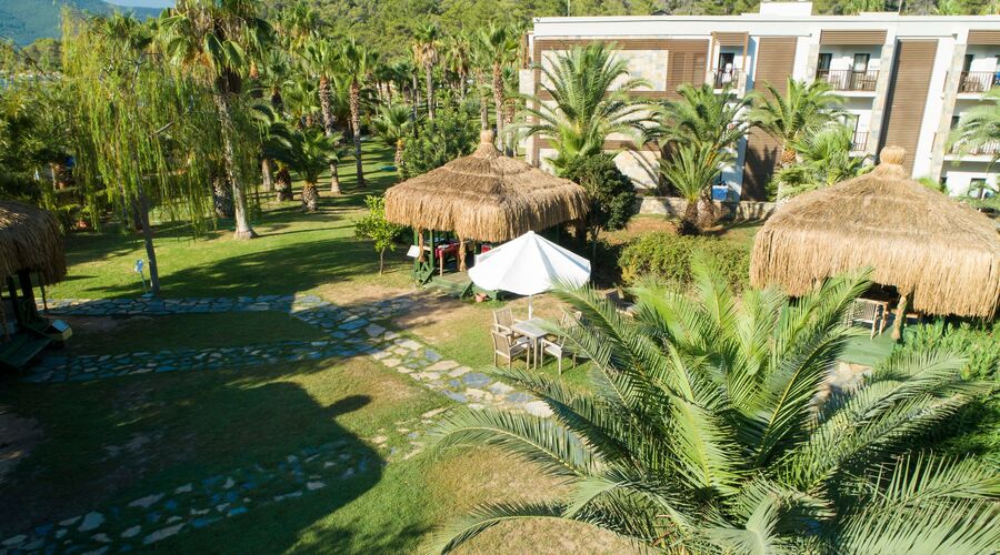 Crystal Green Bay Resort&Spa