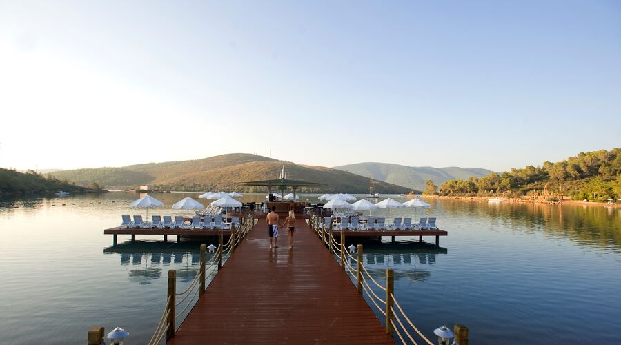 Crystal Green Bay Resort&Spa