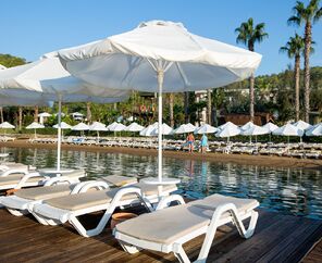 Crystal Green Bay Resort&Spa