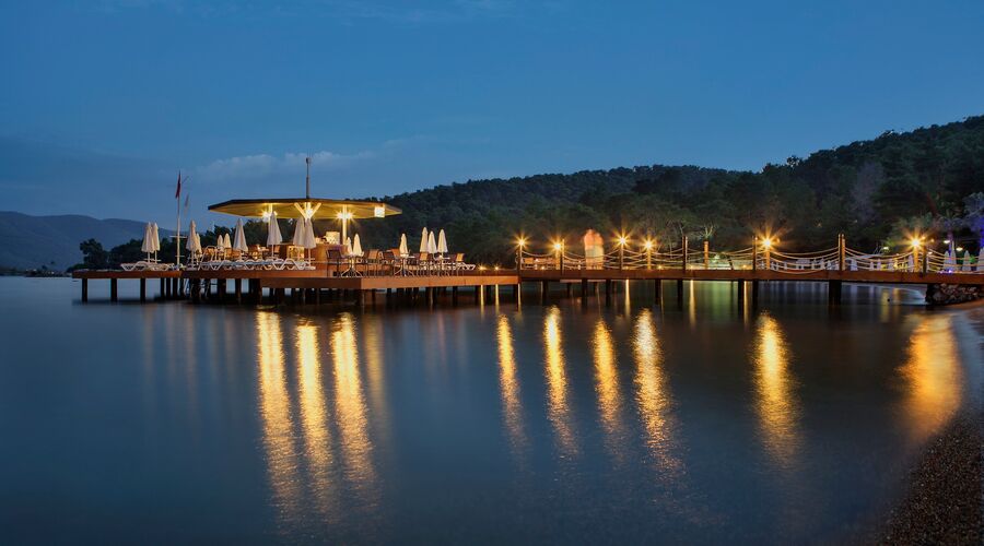 Crystal Green Bay Resort&Spa