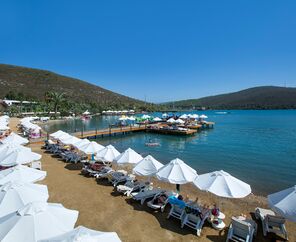 Crystal Green Bay Resort&Spa