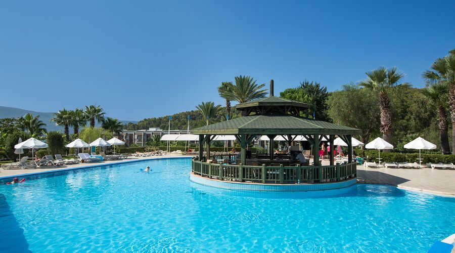 Crystal Green Bay Resort&Spa