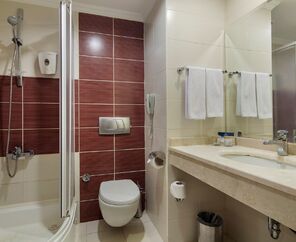 Crystal Green Bay Resort&Spa