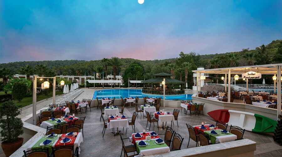 Crystal Green Bay Resort&Spa