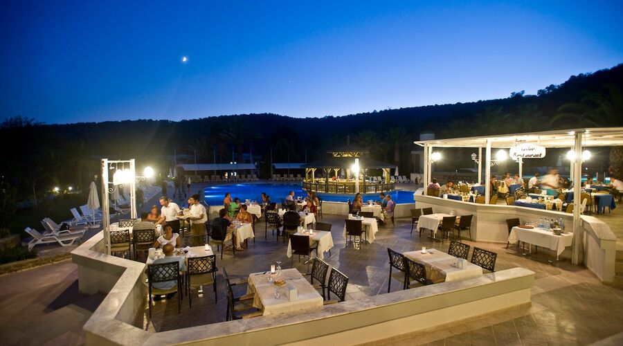 Crystal Green Bay Resort&Spa