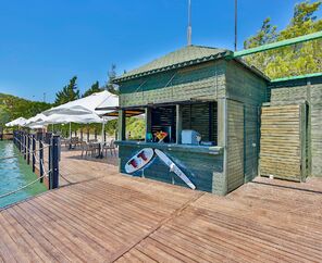 Crystal Green Bay Resort&Spa