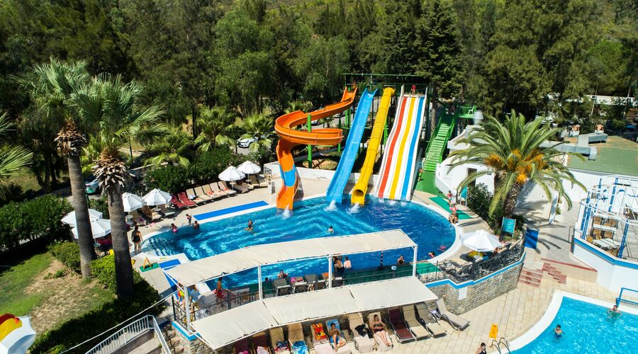 Crystal Green Bay Resort&Spa