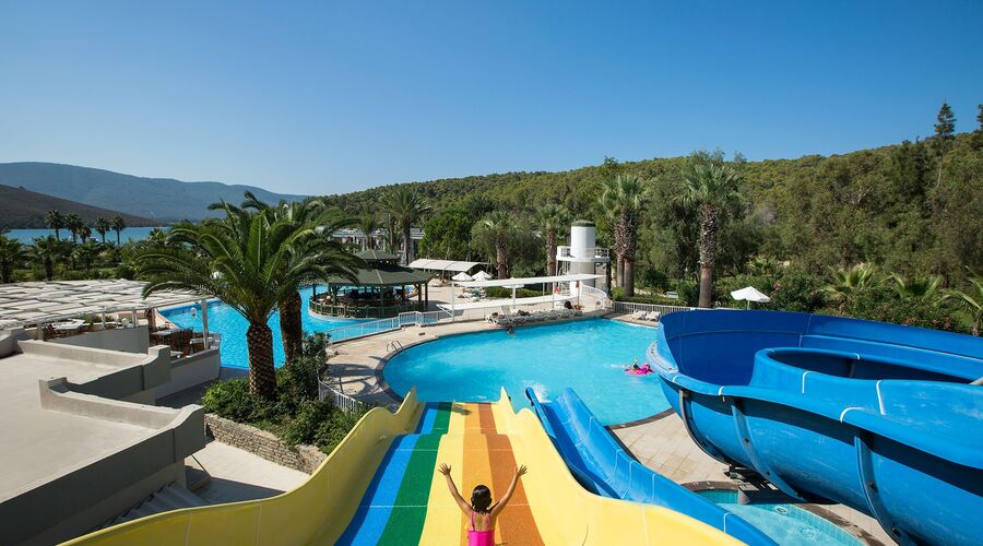 Crystal Green Bay Resort&Spa