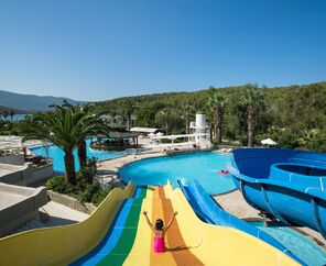 Crystal Green Bay Resort&Spa