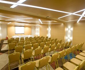 Crystal Green Bay Resort&Spa