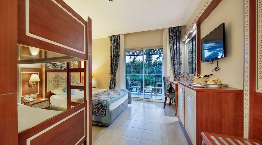 Crystal Paraiso Verde Resort