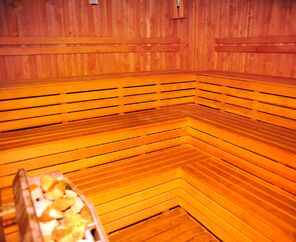 Side Town By Zhotels