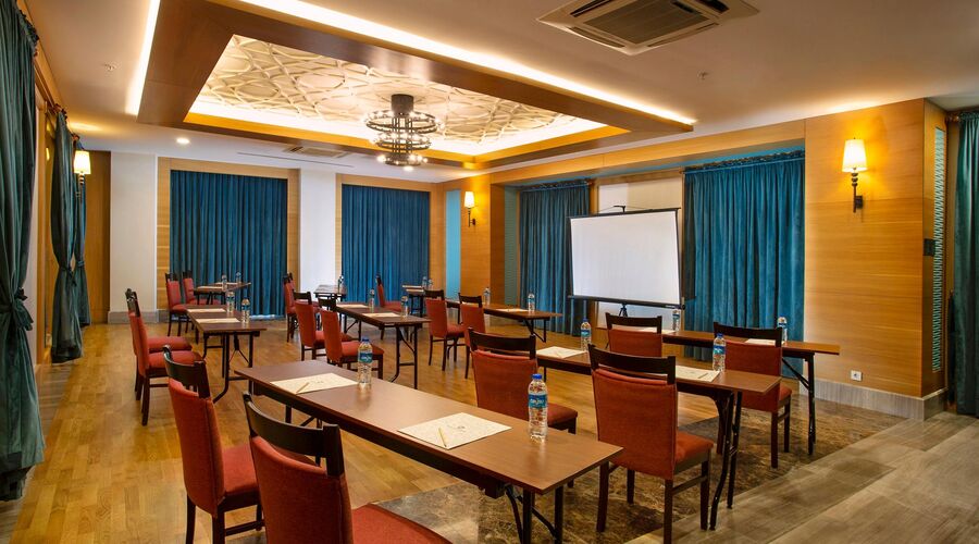 Sherwood Exclusive Lara