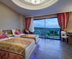 Granada Luxury Okurcalar