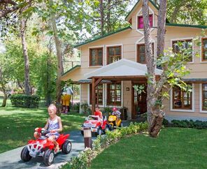 Amara Luxury Resort& Villas