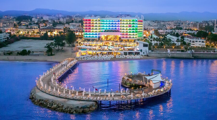 Azura Deluxe Resort&Spa