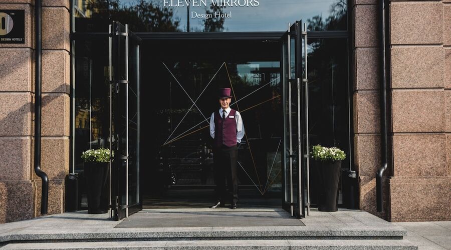 11 Mirrors Design Hotel