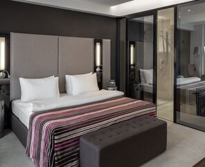 11 Mirrors Design Hotel
