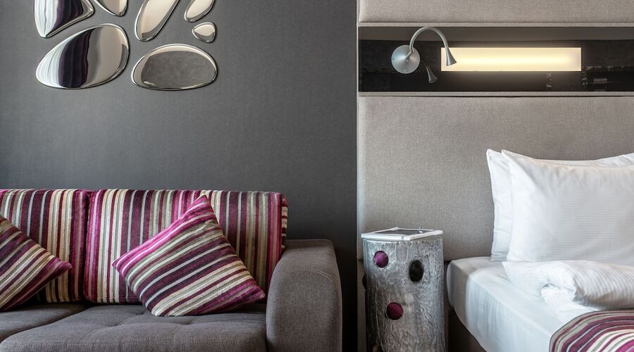 11 Mirrors Design Hotel