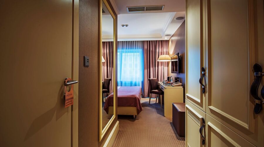 Khreschatyk City Center Hotel