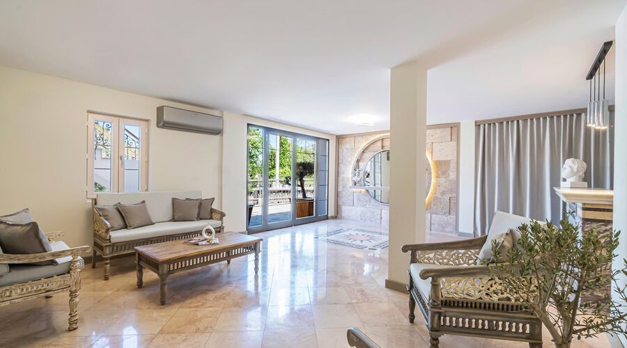 Elementa Boutique Hotel