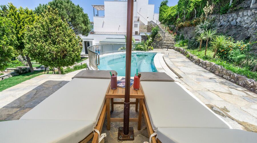 Elementa Boutique Hotel