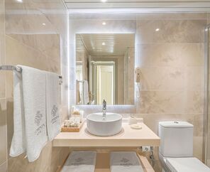 Elementa Boutique Hotel