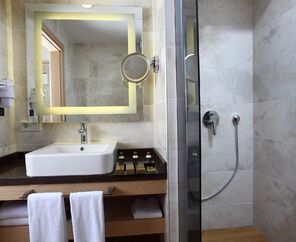 DoubleTree By Hilton Bodrum Marina Vista