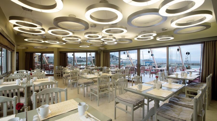 Paloma Marina Suites