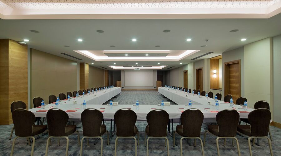 Ramada Resort By Wyndham Kuşadası & Golf