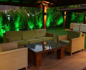 Manaspark Deluxe Hotel