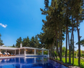 Liv Hotel By Bellazure