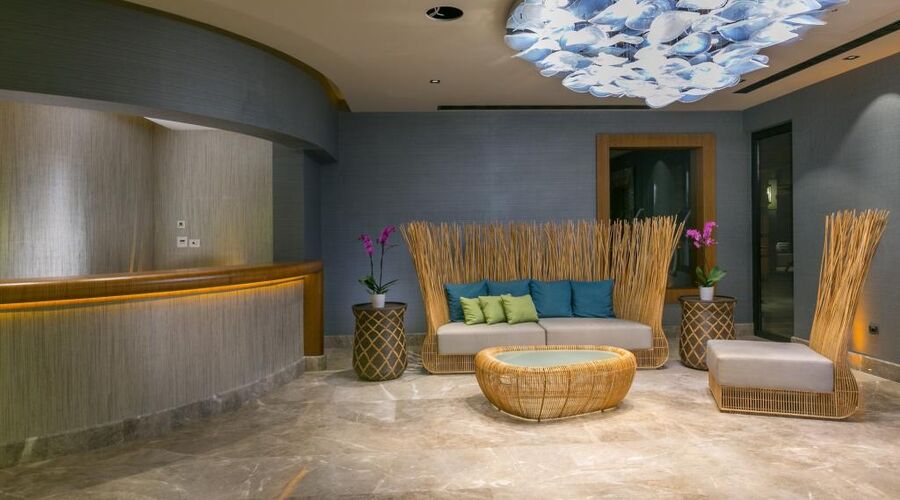 Caresse a Luxury Collection Resort & Spa