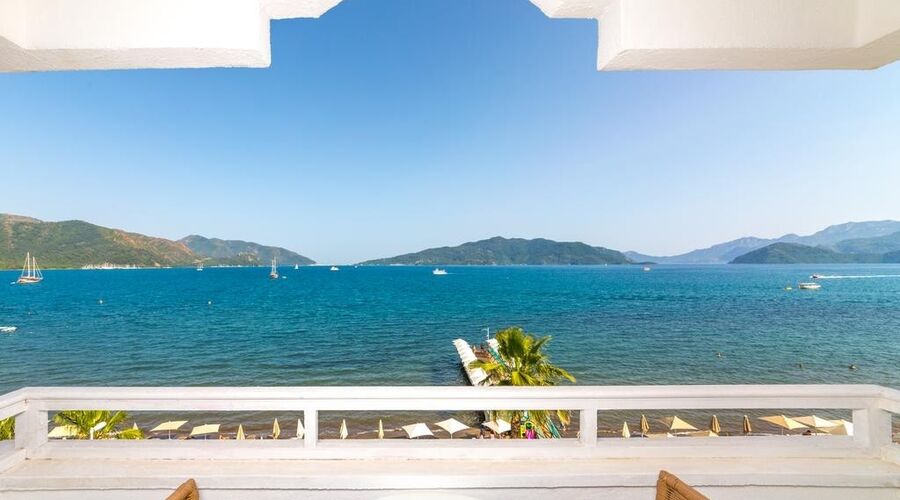 Honeymoon Beach Hotel