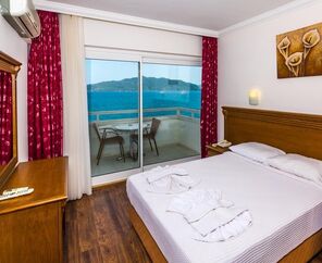 Honeymoon Beach Hotel