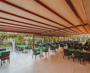 Royal Atlantis Beach